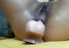 Amina Allure met dikke wenkbrauwen zuigt een man en geeft hem een sexfilms oudere vrouwen lift.