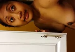 Bedreven in een pijpbeurt uit Thailand en oude dames neuken belandde ook in haar vagina.