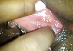 Mooie brunette ervaren vernedering en plezier dat sex met jonge dames is pijnlijk dankzij Max