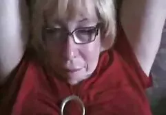 Een man die een donker getint meisje eet mollige dames neuken met grote tieten.