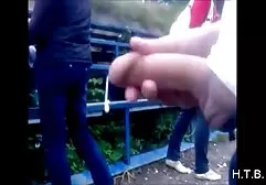 Vader in een droom die zijn dochter neukt en wakker wordt maakt het vrouw vriendelijke sex film echt