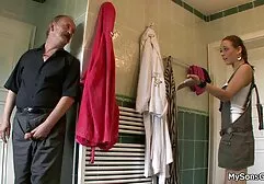 Een snelle fuck met een jong meisje voordat je naar dikke vrouwen sexfilms bed gaat