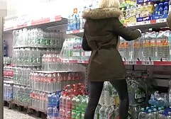 Gefeliciteerd gratis dikke tieten sexfilms met bloemen, chocolade en snoep.