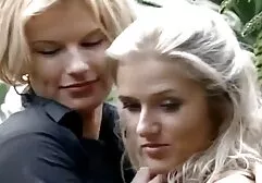 Ebony eet oude vrouwen sexfilms een zwarte man met een grote penis.