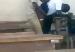 Leuke bruid en bruidegom die elkaar een orgasme geven met een dildo. sexfilms oudere vrouwen