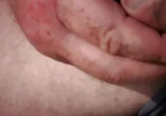 De man liet zijn kont zakken in de bun elastische atleten na oudere vrouwen sex films een pijpbeurt voor de webcam.