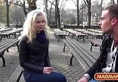 Een VOLWASSENE die oudere vrouwen willen sex film scheidde, haar beige rok optilde en met haar minnaar Reed.