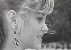 Oudere brunette wil graag gratis film beffen seks.