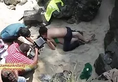 Vriendin is het alleen eens spuitend klaarkomen film over wat ze in bed kan doen.