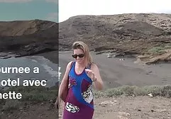 Russische meisjes in kousen veroveren cam meisje heeft sex met paard