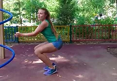 De spuitend klaarkomen film blonde neukt anaal met roze speelgoed en pijpt de man met de baard.