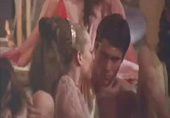 Gaby young op de tafel met een zachte scheet rijpe dames neuken in de vagina.