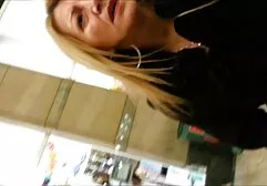 Verboden porno met dames neuken een volwassen man neuken een 18-jarige jonge schoonheid