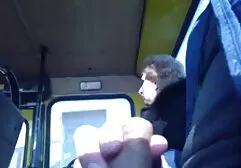 Milf stript aan kousen en rijdt op een vagina oude vrouwen sexfilms op Seksspeeltjes voor webcam