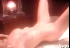 De blonde Annushka beffen gratis film groef bij de borst.