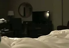 De badmoeder let niet op hoe de zoon oudere vrouwen sex films seks kreeg.