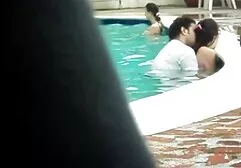 Door dikke dames neuken zichzelf aan te raken, wil hij in de fallus Cup.