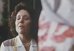 De twee mannen zijn nooit tevreden om seks te hebben met de Russische blonde vrouwvriendelijke sexfilm Ivan in de kont