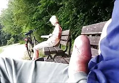 Twee dikke dames porno lesbiennes in ruil voor harige kut kuni en anilingus.