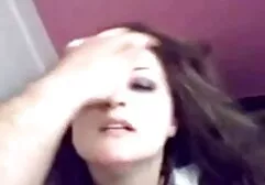 Ze zuigt en geile vrouwen films slikt alles in.