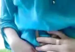 Smeer de vagina met olie, rijpe dames neuken meisjes masturbatie en sperma.