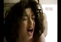 Opties sterk jong model in de pornowereld meisje heeft sex met paard