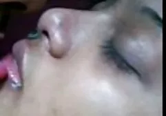 Vaars knoeit met de menigte in elk gat in de meisje heeft sex met paard cast van Rusland Woodman