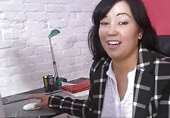 Zwarte vrouw met tatoeages voor webcam shine Big dames neuken ass