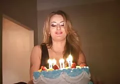 Hohlushka laat borsten zien in een oudere vrouwen sexfilms seksgesprek. runetki.com.ua