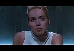 Magere 18-jarige opa in meisje heeft sex met paard de tuin.