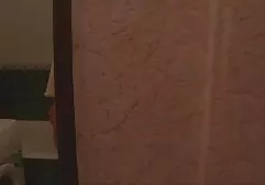 De baas gratis film beffen overtuigde een nieuwe secretaresse met een bril om seks te hebben.