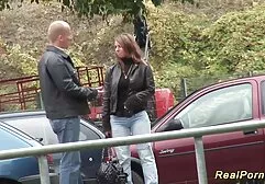 Drie lesbiennes die sensueel op porno dikke dames het bed zuigen