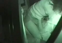 Jonge schoonheidsshows en poesjes vrouwen sex film en kont in de kleedkamer