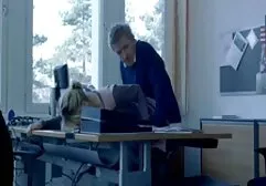 Breng sex film voor vrouwen een meisje naar haar harige poesje