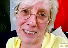 Mooie dikke dames porno blonde kleren op de pier die deserteerden