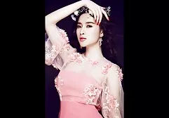 Voorgesteld aan de blonde voor de nieuwe jaar sexfilm vrouwvriendelijk zwarte lul