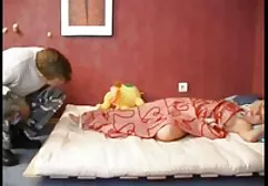 Na het bevochtigen van het punt vrouwen sexfilms doe ik liefdesvingers en ledematen