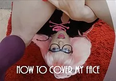 Speelse Coquette met wrede seks met een meisje neukt met paard dildo.