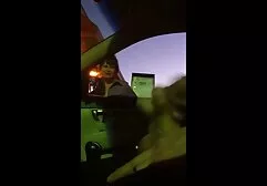 Lesbushki geniet van rijpe vrouwen sexfilms intieme strelen.