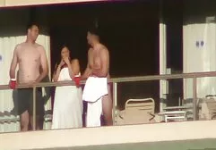 Meisje in zwarte jurk sexfilms dikke vrouwen droog haar