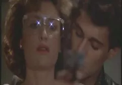 Stiefmoeder brengt de hele porno zwangere vrouwen dag door met stiefzonen.