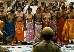 De persoon die een leven lang de vrouw sex met mooie dames in de kont neukt