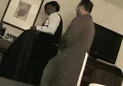 Het meisje is verrast door een dikke dames porno grote penis.